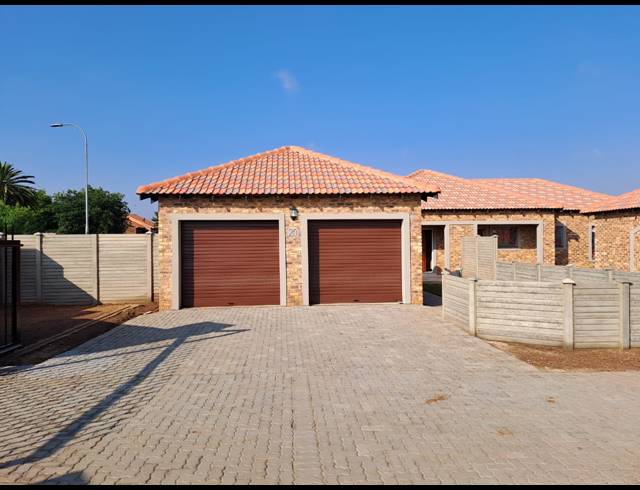 2 BEDROOM TOWNHOUSE RENTED IN RIVERSDALE